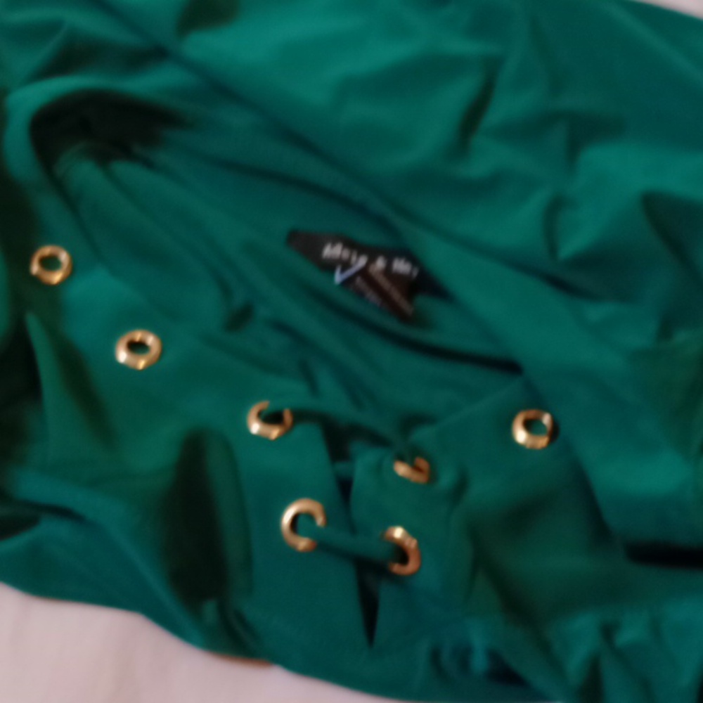 ADELE & MAY, Chic Green Blouse with Ruffle Sleeves, Size Xl - Picture 11 of 11